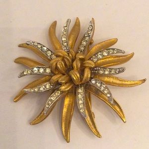 Vintage Coro gold tone and Rhinestone starburst brooch